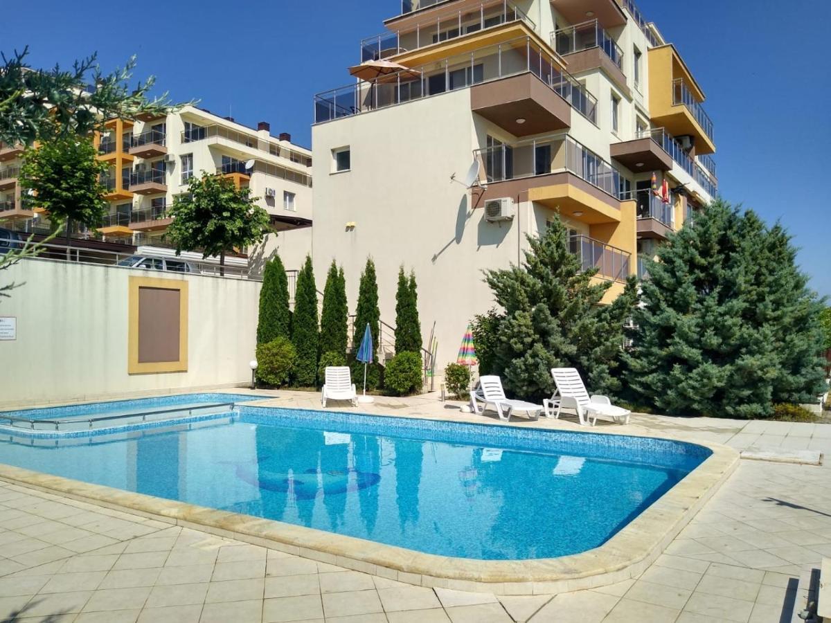 Byla White Residence بايالا المظهر الخارجي الصورة